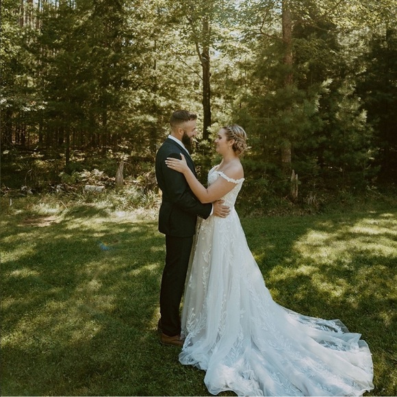 Lilian West Bohemian Off-The-Shoulder A-Line Wedding Gown with Lace Size 14 - Picture 1 of 11